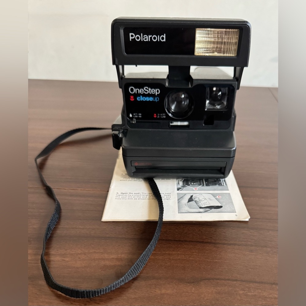 Polaroid One Step Close Up 600 Instant Camera and manual polaroid the swinger - Picture 2 of 5